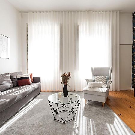 Lovelystay - Cativo Studio Downtown By Metro Station Porto Exterior photo