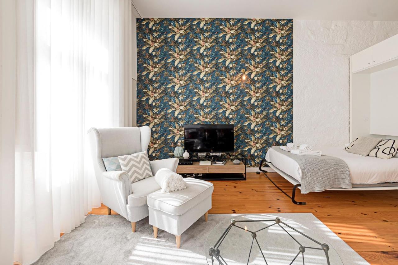 Lovelystay - Cativo Studio Downtown By Metro Station Porto Exterior photo