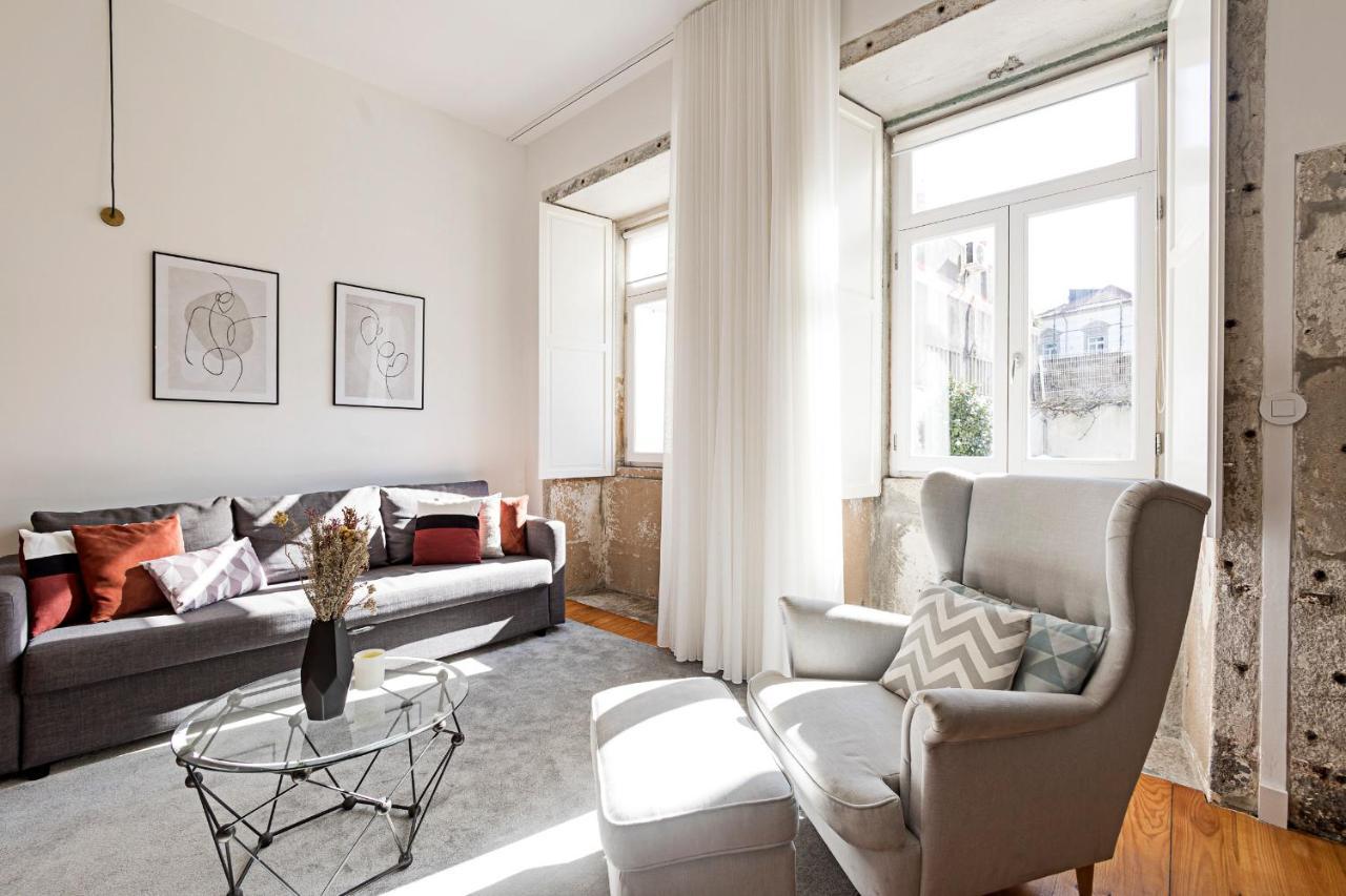 Lovelystay - Cativo Studio Downtown By Metro Station Porto Exterior photo