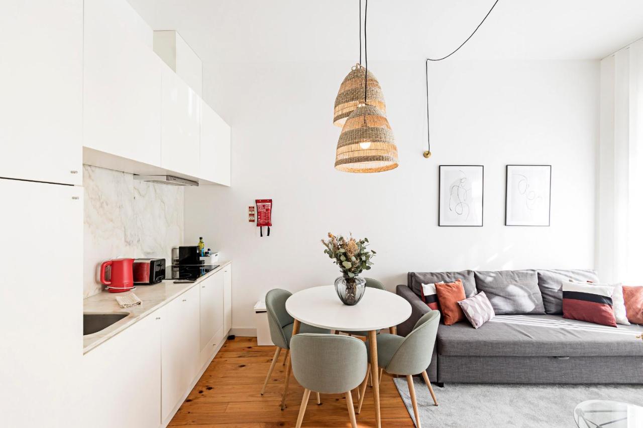 Lovelystay - Cativo Studio Downtown By Metro Station Porto Exterior photo