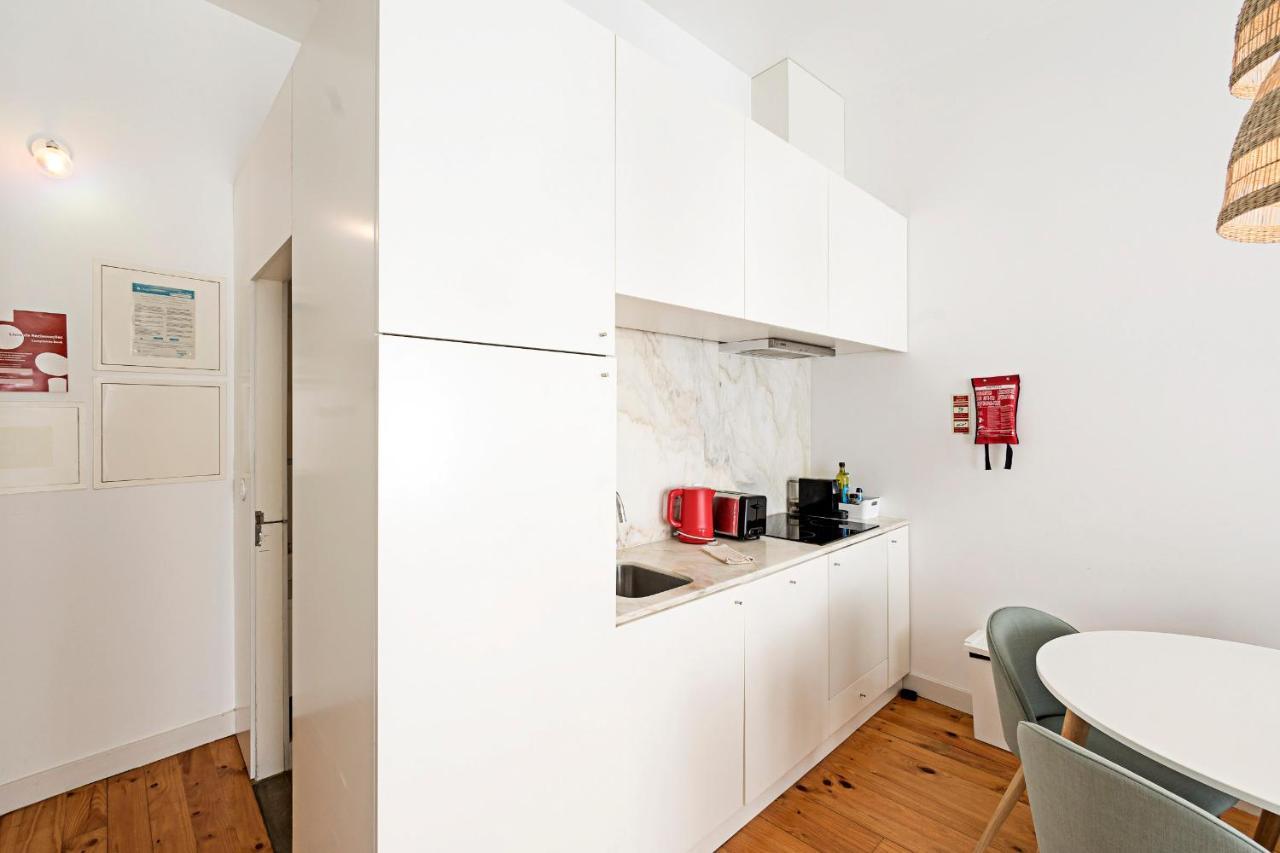 Lovelystay - Cativo Studio Downtown By Metro Station Porto Exterior photo